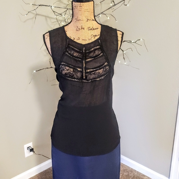 Romeo & Juliet Sleeveless Lace Bib Front Top - Picture 2 of 12